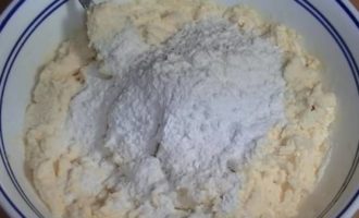 Пышные сырники из творога на сковороде классические Пышные сырники из творога на сковороде классические