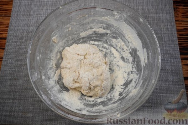 Дрожжевые лепёшки на йогурте, с кинзой, укропом и зелёным луком Дрожжевые лепёшки на йогурте, с кинзой, укропом и зелёным луком