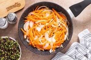 Суп с фунчозой и шампиньонами Суп с фунчозой и шампиньонами