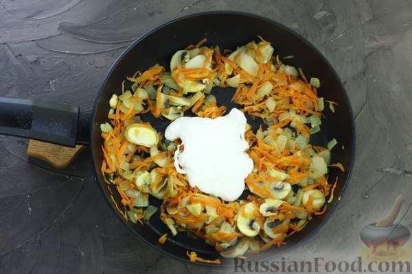 Макароны с грибами и фасолью (на сковороде) Макароны с грибами и фасолью (на сковороде)