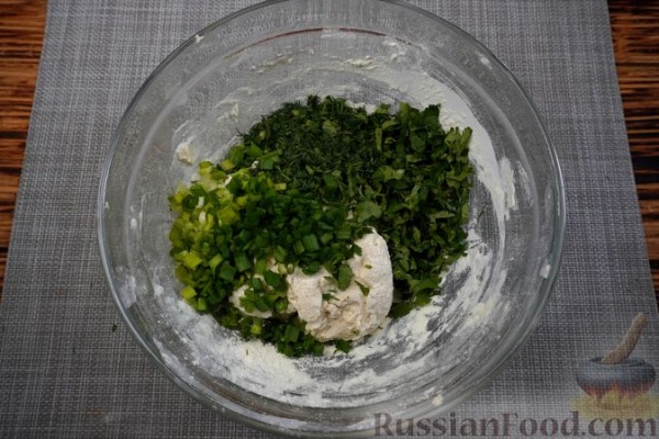 Дрожжевые лепёшки на йогурте, с кинзой, укропом и зелёным луком Дрожжевые лепёшки на йогурте, с кинзой, укропом и зелёным луком