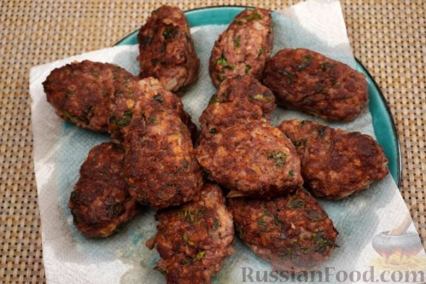 Котлеты из фарша со шпинатом и овсяными хлопьями Котлеты из фарша со шпинатом и овсяными хлопьями
