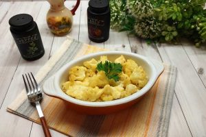 Цветная капуста с яйцом и сыром в духовке