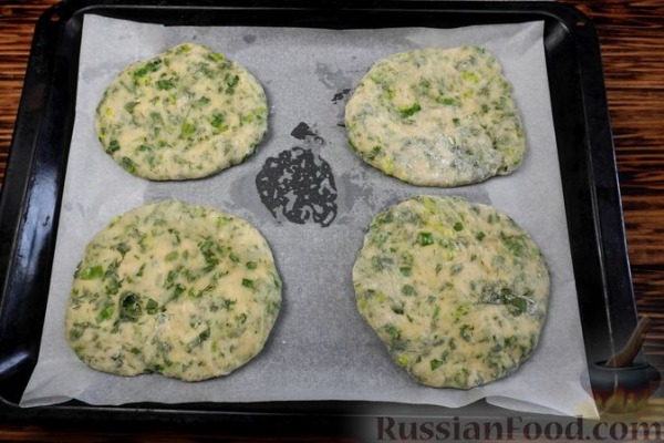 Дрожжевые лепёшки на йогурте, с кинзой, укропом и зелёным луком Дрожжевые лепёшки на йогурте, с кинзой, укропом и зелёным луком
