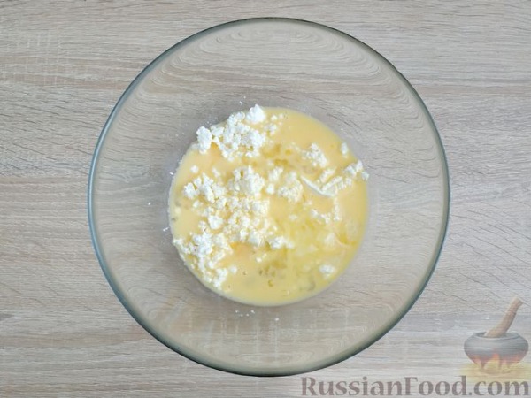 Сладкий омлет с творогом и курагой Сладкий омлет с творогом и курагой