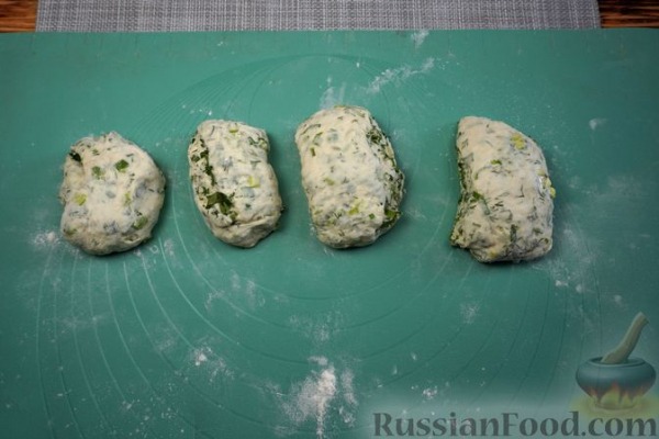 Дрожжевые лепёшки на йогурте, с кинзой, укропом и зелёным луком Дрожжевые лепёшки на йогурте, с кинзой, укропом и зелёным луком