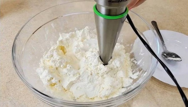 Пышные сырники из творога на сковороде классические Пышные сырники из творога на сковороде классические
