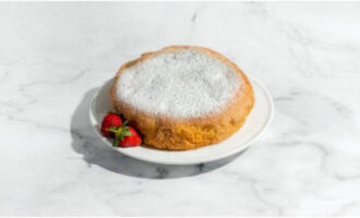 Пышная шарлотка с яблоками в духовке простая Пышная шарлотка с яблоками в духовке простая