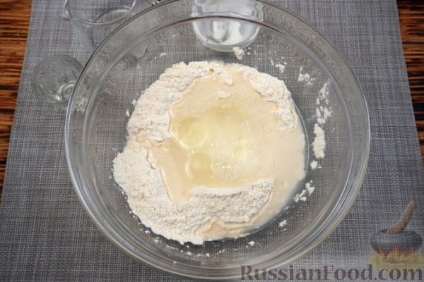 Дрожжевые лепёшки на йогурте, с кинзой, укропом и зелёным луком Дрожжевые лепёшки на йогурте, с кинзой, укропом и зелёным луком