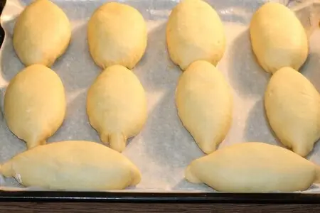 Пирожки печёные с яблоками и корицей Пирожки печёные с яблоками и корицей