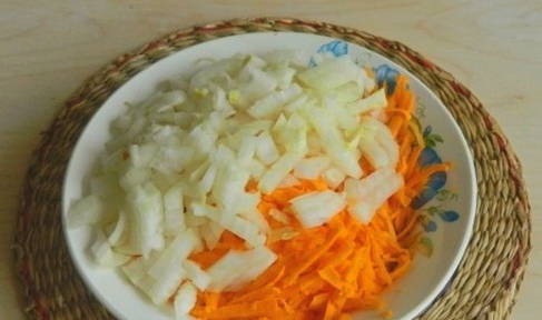 Печеночный торт из свиной печени классический Печеночный торт из свиной печени классический