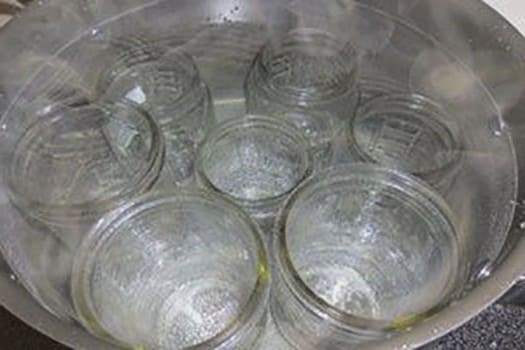 Салат из огурцов с луком и растительным маслом на зиму Салат из огурцов с луком и растительным маслом на зиму