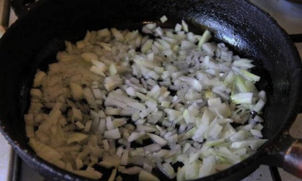 Печеночный торт из куриной печени Печеночный торт из куриной печени