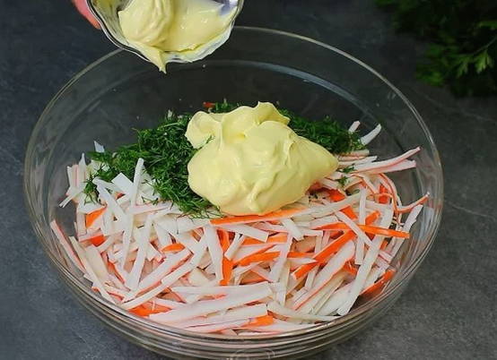 Крабовый салат классический Крабовый салат классический