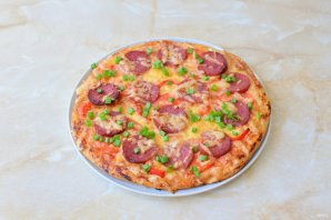 Пицца с копченой колбасой Пицца с копченой колбасой