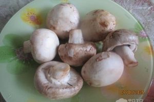 Рецепт: Гречка по-купечески — с грибами и фаршем