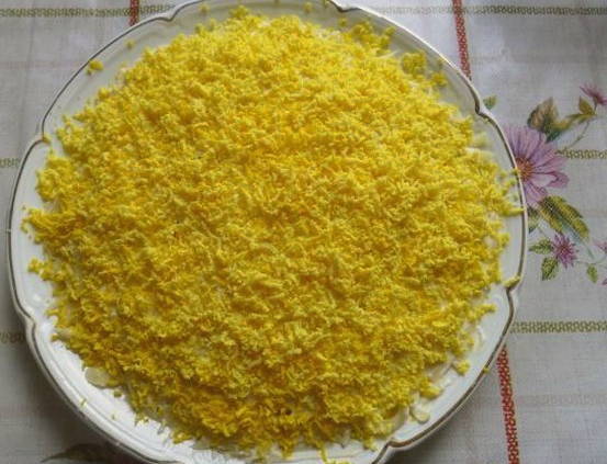 Салат Мимоза с сыром и консервами классический Салат Мимоза с сыром и консервами классический