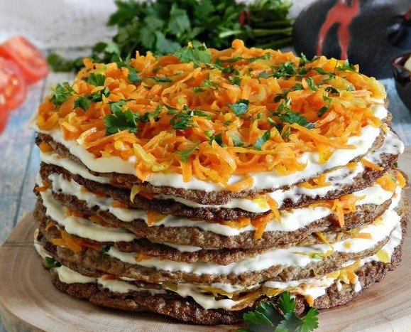 Печеночный торт из куриной печени Печеночный торт из куриной печени