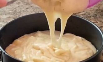 Пышная шарлотка с яблоками в духовке классическая Пышная шарлотка с яблоками в духовке классическая