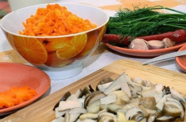 Печеночный торт из куриной печени Печеночный торт из куриной печени