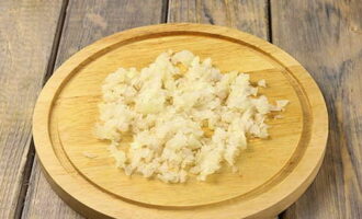 Салат Мимоза с сыром и консервами классический Салат Мимоза с сыром и консервами классический