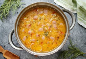 Сырный суп с копчеными сосисками Сырный суп с копчеными сосисками