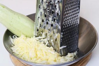 Оладьи из кабачков классические Оладьи из кабачков классические