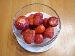 Клубничный коктейль в блендере Клубничный коктейль в блендере