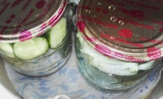 Салат из огурцов с луком и растительным маслом на зиму Салат из огурцов с луком и растительным маслом на зиму