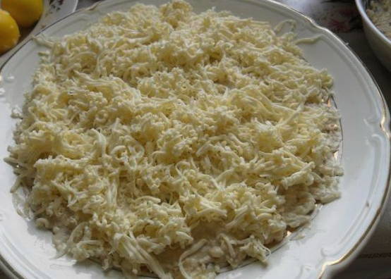 Салат Мимоза с сыром и консервами классический Салат Мимоза с сыром и консервами классический