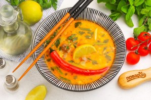 "Том ям" с курицей "Том ям" с курицей