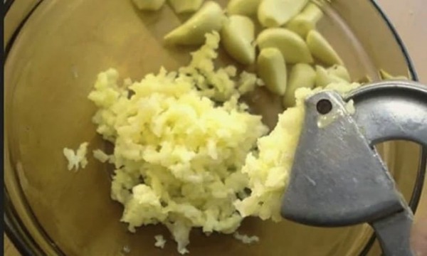 Салат из огурцов с луком и растительным маслом на зиму Салат из огурцов с луком и растительным маслом на зиму