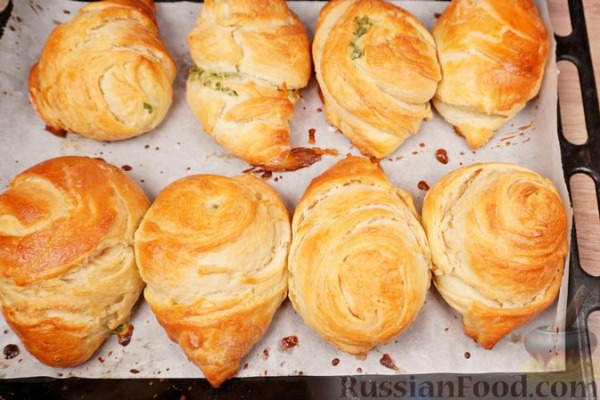 Самса с сыром и зеленью Самса с сыром и зеленью