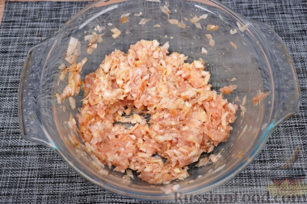 Пирог из слоёного теста, с мясными фрикадельками и кабачками Пирог из слоёного теста, с мясными фрикадельками и кабачками