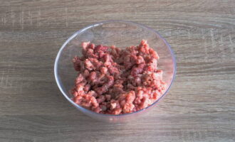 Фаршированные перцы с фаршем и рисом в кастрюле Фаршированные перцы с фаршем и рисом в кастрюле