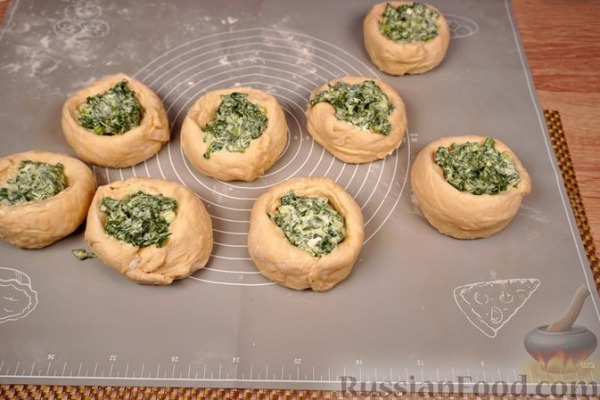 Самса с сыром и зеленью Самса с сыром и зеленью