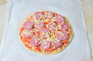 Пицца с копченой колбасой Пицца с копченой колбасой