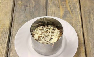 Салат Мимоза с сыром и консервами классический Салат Мимоза с сыром и консервами классический