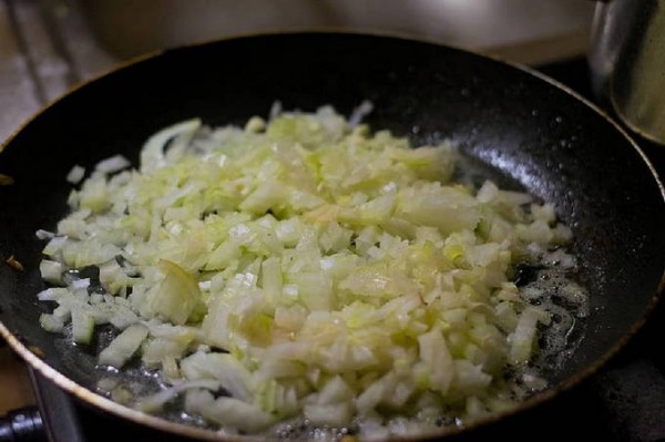 Фаршированные перцы с фаршем и рисом в кастрюле Фаршированные перцы с фаршем и рисом в кастрюле