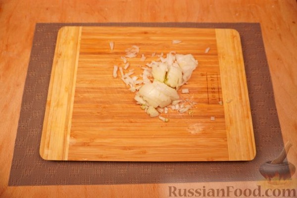 Макароны-ракушки, фаршированные курицей, под сырно-сливочным соусом Макароны-ракушки, фаршированные курицей, под сырно-сливочным соусом