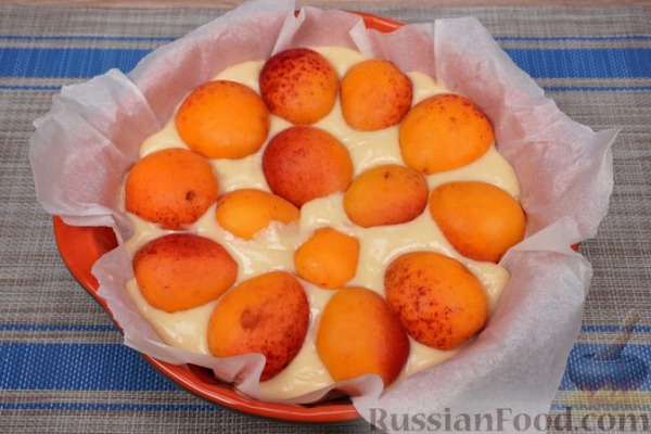 Пирог на йогурте, с заварным кремом и абрикосами Пирог на йогурте, с заварным кремом и абрикосами