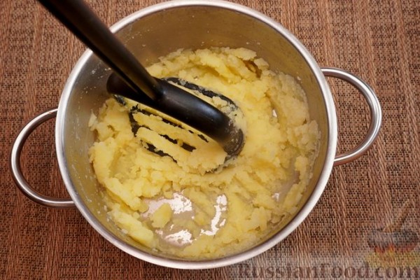 Картофельные мини-пиццы с шампиньонами и морковью