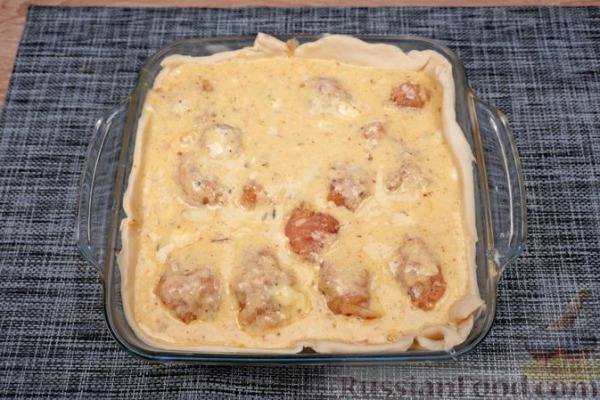 Пирог из слоёного теста, с мясными фрикадельками и кабачками Пирог из слоёного теста, с мясными фрикадельками и кабачками