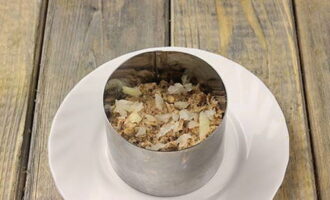 Салат Мимоза с сыром и консервами классический Салат Мимоза с сыром и консервами классический