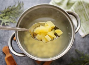 Сырный суп с копчеными сосисками Сырный суп с копчеными сосисками