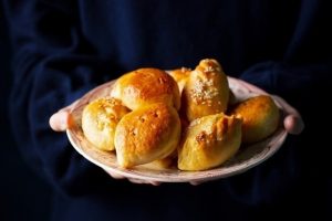 «Очень необычный вкус»: именно такая начинка подходит и для жареных, и для духовых пирожков