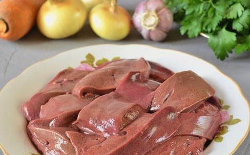 Печеночный торт из свиной печени классический Печеночный торт из свиной печени классический