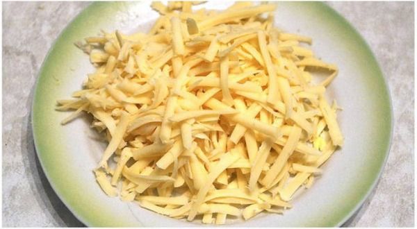 Салат с курицей и ананасами классический Салат с курицей и ананасами классический