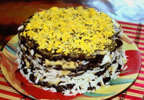 Печеночный торт из свиной печени классический Печеночный торт из свиной печени классический
