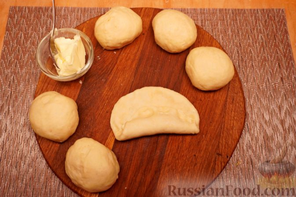 Масляные симиты в кунжуте Масляные симиты в кунжуте